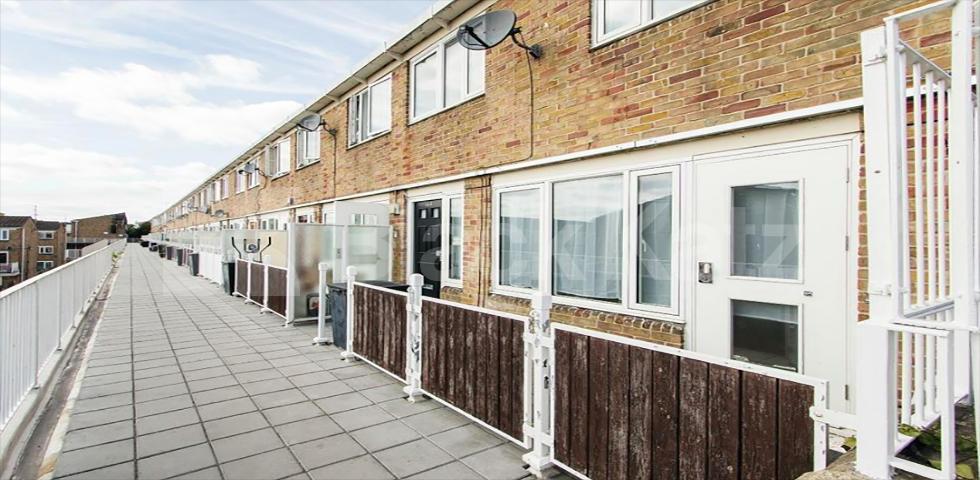 			LET , 4 Bedroom, 1 bath, 1 reception Apartment			 Amina Way, London Bridge/Bermondsey Borders